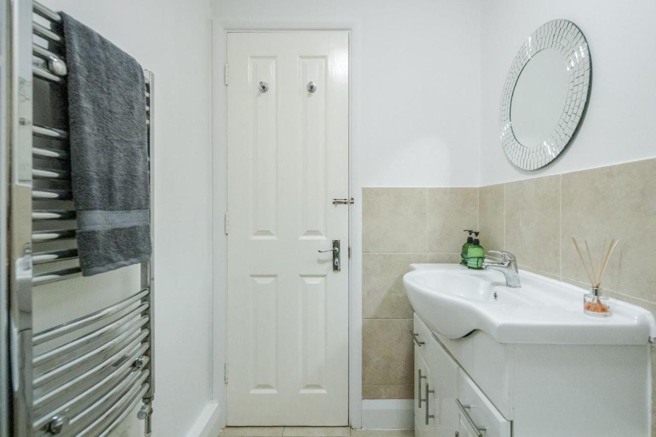 Stunning 2-Bed Apt - Free Parking - Camden - Central - Zoo - Shop - Events Londra Exterior foto