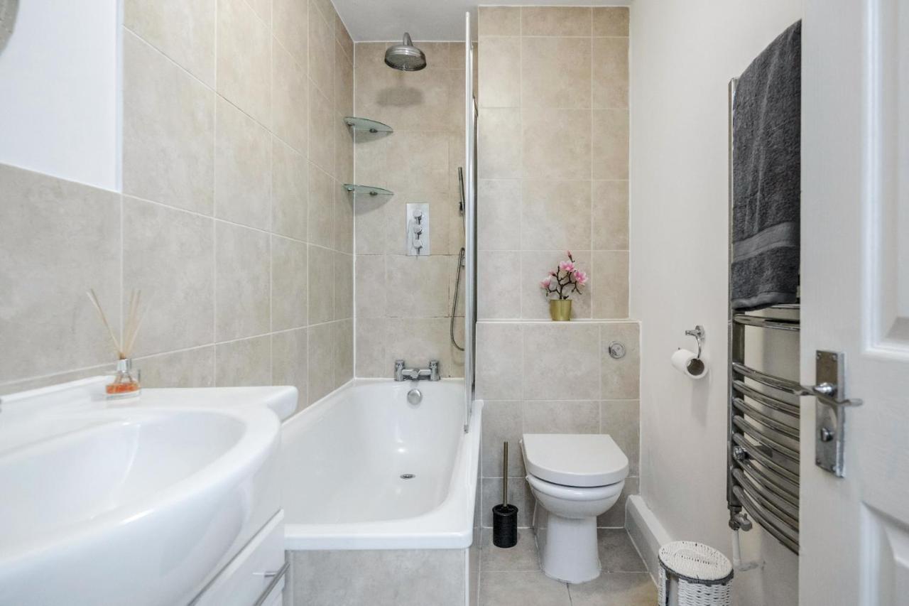 Stunning 2-Bed Apt - Free Parking - Camden - Central - Zoo - Shop - Events Londra Exterior foto
